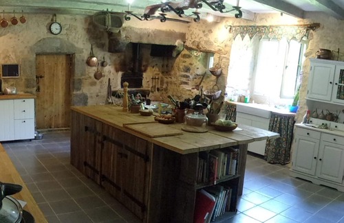 La Foret-sur-Sevre Maison | B & B dans une ancienne ferme fortifiée française + le camping de base offert