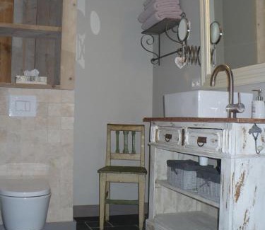 Helen-Bos Lit Et Petit-Déjeuner | B&B Kamer en Aambeeld