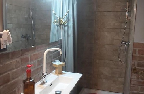 Pietra Marazzi Maison | B&B La Corte Dei Samidagi