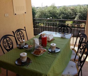 Aci Sant'Antonio Lit Et Petit-Déjeuner | B&B Lavinaio