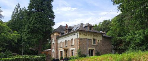 Aubazine Lit Et Petit-Déjeuner | B&B Le Saut de la Bergère