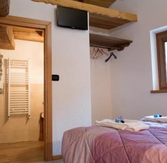 Saint-Pierre Lit Et Petit-Déjeuner | B&B Lo VAN - Camere al Verde Villaggio di Rumiod