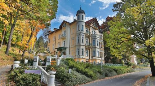 Marianske Lazne Lit Et Petit-Déjeuner | B&B Villa Hotel