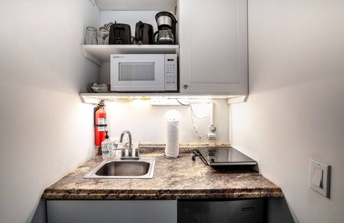 Hendricks and Venice Isles Appartement | B efficiency Off Las Olas on the water free kayaks