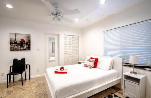 Hendricks and Venice Isles Appartement | B efficiency Off Las Olas on water free kayaks