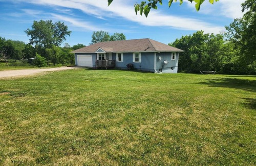 Johnson County Maison | B&S Creekside Retreat Lodging
