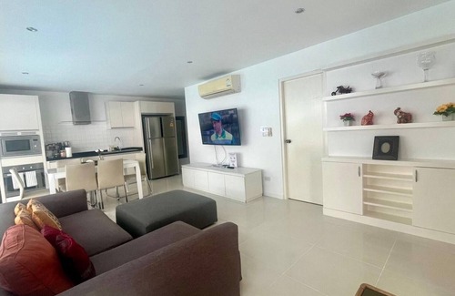 Karon Appartement | B14 Accès à la piscine Vue partielle sur la mer 2 chambres 1 salle de bain à Karon