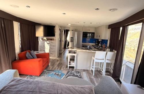 La Crosse Location De Bateaux | b3 Couples Therapy Yacht
