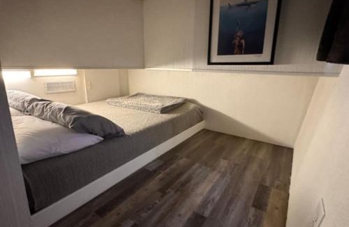 La Crosse Location De Bateaux | b3 Couples Therapy Yacht