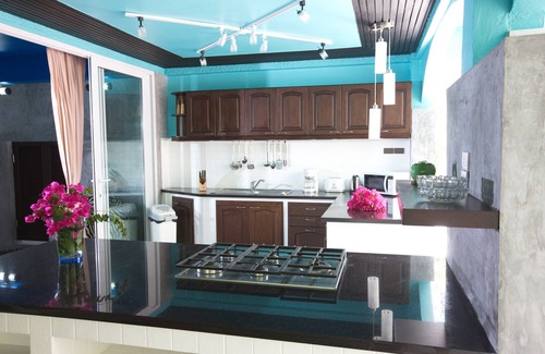 Patong Villa | Baan Heaven / Sleep's 15 people / Patong Beach Villa Private Pool / Jacuzzi