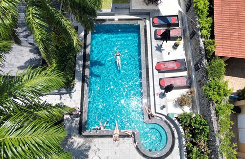 Patong Villa | Baan Heaven / Sleep's 15 people / Patong Beach Villa Private Pool / Jacuzzi