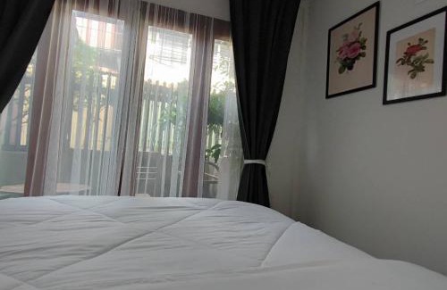 Wat Bowon Niwet Maison | Baan Jiam บ้านยายเจียม