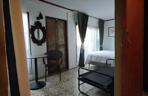 Wat Bowon Niwet Maison | Baan Jiam บ้านยายเจียม