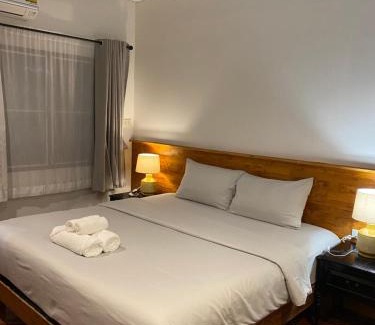 Phan Maison | Baan Khoyee Boutique บ้านโกยีบูทีค