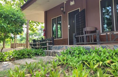 Suan Phueng Station Balnéaire | Baan Varintorn Suanphueng