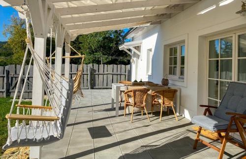 Balatonhenye Villa | Babérkert Villaház Balatonhenyén