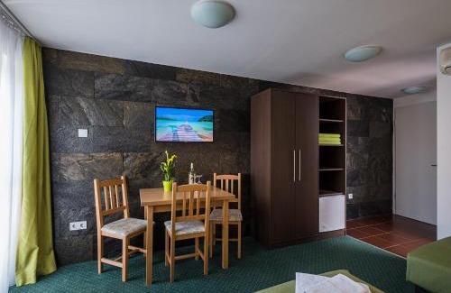 Balatonfured Maison | Babi Guesthouse - Babi Vendégház