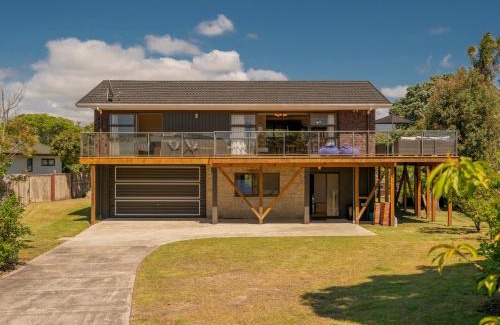 Pauanui Maison | Bach on Boulevard - Pauanui Holiday Home