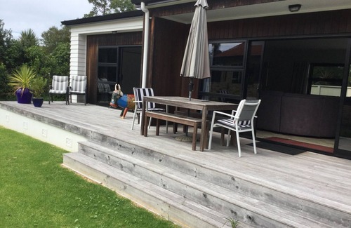 Ohope Maison | Bach or holiday home, 3 bedrooms, 2 bathrooms (sleeps 8)