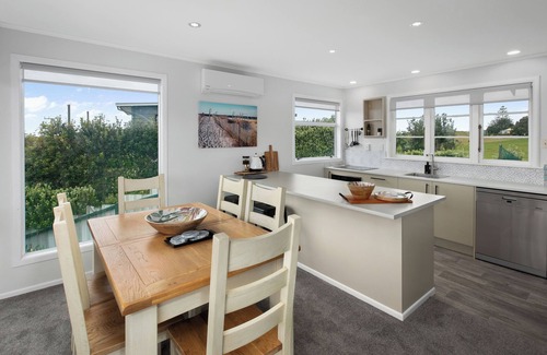 Waihi Beach Maison | Bach116: Beach Holidays at Waihi Beach