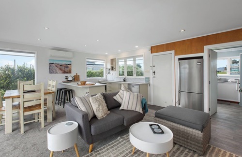 Waihi Beach Maison | Bach116: Beach Holidays at Waihi Beach