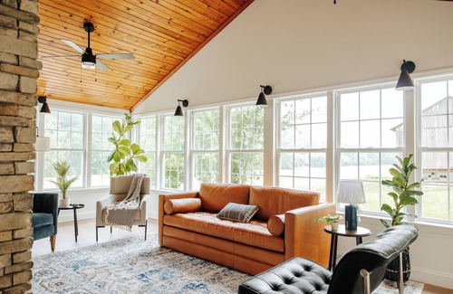 Cocolamus Maison | Back Country on 8 Acre with Fire Pit, Stream, Pond & Animals