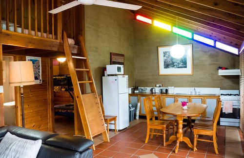 Back Forest Cottage | Retour Forest Retreat Sunrise Cottage