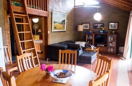 Back Forest Cottage | Retour Forest Retreat Sunset Cottage