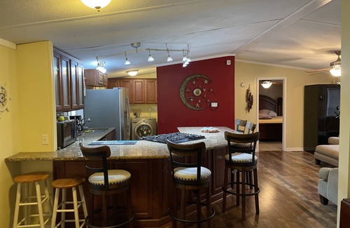 Eutawville Maison | Cozy and Clean Lake house on Lake Marion Cove