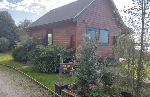 Whakamarama Cabine | Back to Basics in a 5 star location