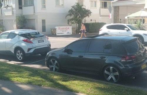 Shoal Bay Maison | Backpackers Waterfront Stay at Shoal Bay Stayz with Dave Stays