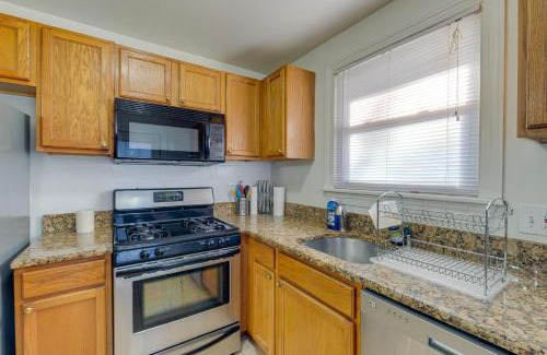 Newington Maison | Backyard and Deck Family-Friendly Lorton Home!