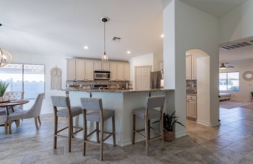 Circle Cross Ranch Maison | Backyard Paradise in the Valley! Pool/Jacuzzi!