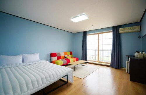 Byeonsan Maison | Bada Jeonmang With Hill Pension