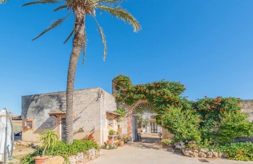 Santa Maria Villa | Baglio Sciacca Élégante résidence historique 3 appartements par Xenia Sicily Villas
