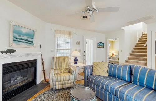 Bethany Beach Maison | Bahama Beach Cottages - 634 Sandy Point Rd