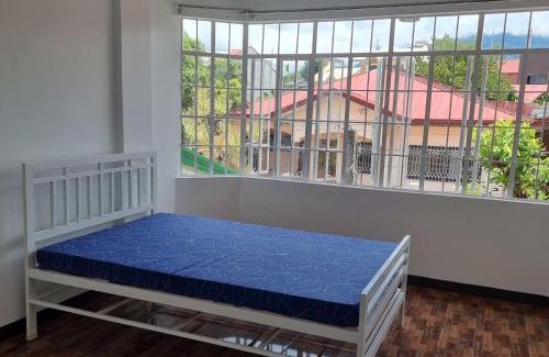 Sariaya Lit Et Petit-Déjeuner | Bahay Ko spacious house in Sariaya Quezon