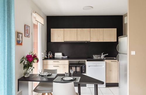 Francisco-Ferrer - Vern Appartement | Bahibé - Appartement 1 chambre avec balcon et parking, au calme, proche gare