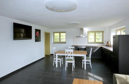 Alt Suhrkow Appartement | Bahnhof Hohen Mistorf