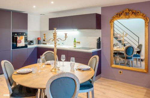 Pontarlier Appartement | Baignoire Balnéo romantic experience - L'époque