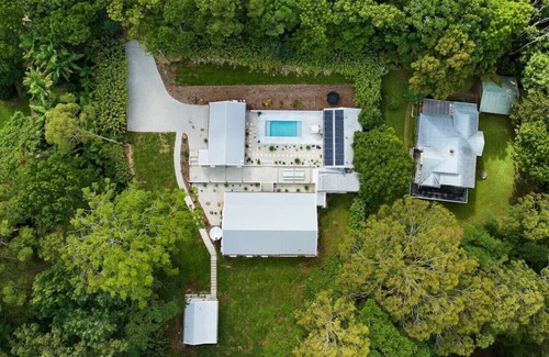 Ewingsdale Maison | Bailen Byron Serene Luxury Villa