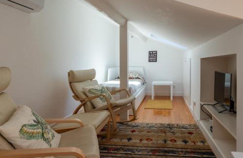 Encarnacao Appartement | Bairro Alto Tiny Studio by Homing