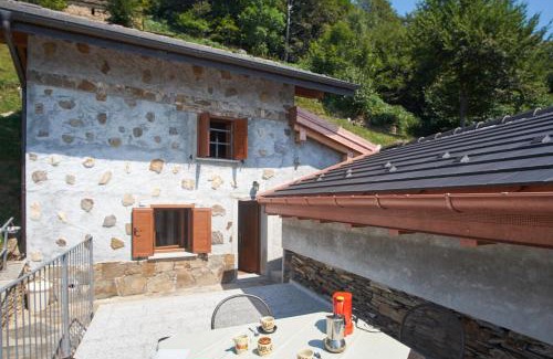 Intragna Maison | Baita Michele con Terrazzo e bellissima Vista Lago x 4 Persone