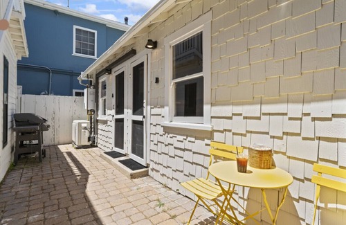 Balboa Island Appartement | Balboa Island Cottage- Air Conditioning! Newport Peninsula Ferry Close!