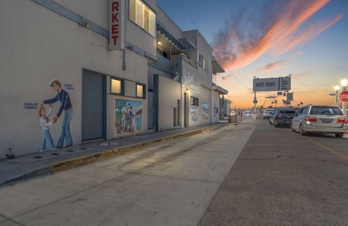 Balboa Island Appartement | Balboa Island Cottage- Air Conditioning! Newport Peninsula Ferry Close!