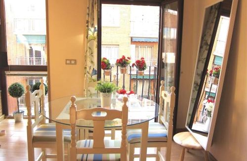 Prosperidad Appartement | Balcón con luz natural