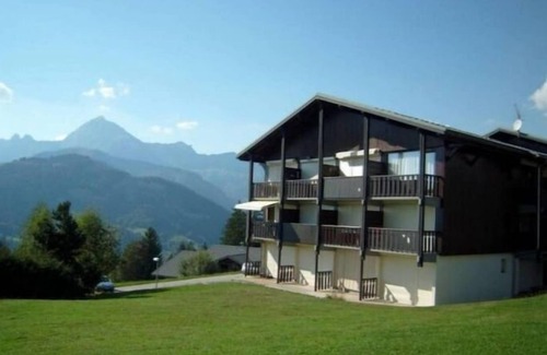 Cohennoz Appartement | Balcon sud vue montagnes au pied des pistes