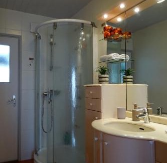 Saint-Pierre Appartement | Balcon sur la rade - Appartement 2 chambres - Pour famille & pros