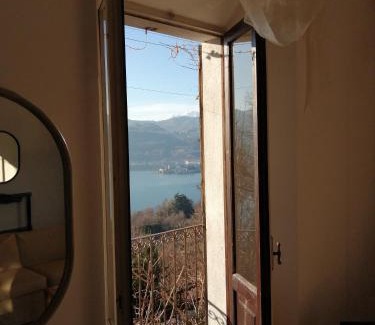 Vacciago Appartement | Balconata sul lago