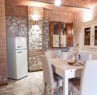 San Miniato Appartement | Balconevisi Elegant Home